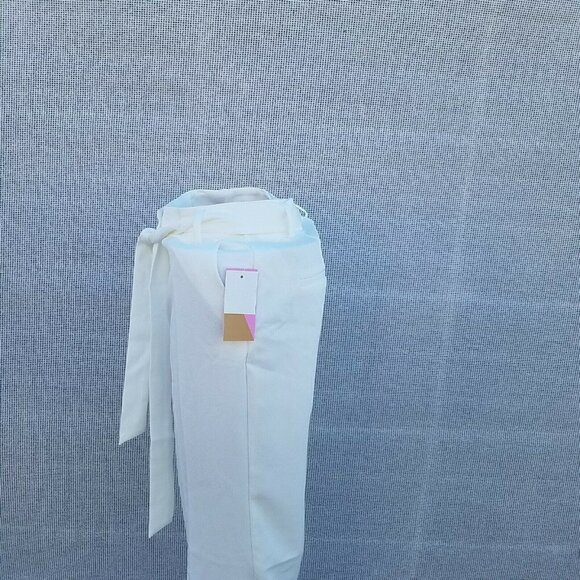 Women's Riley and Rae Dress Pants.  Size 2. - Picture 11 of 12